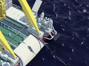 Instalasi Pipa Bawah Laut